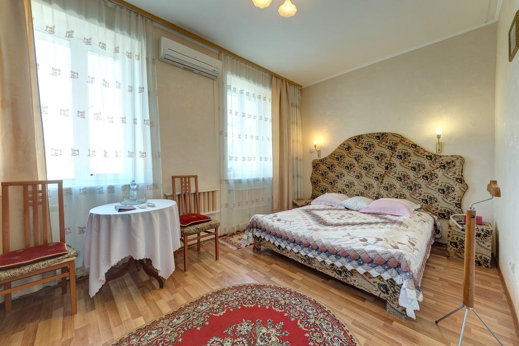 Aleksandria Hotel Kyiv Exterior photo